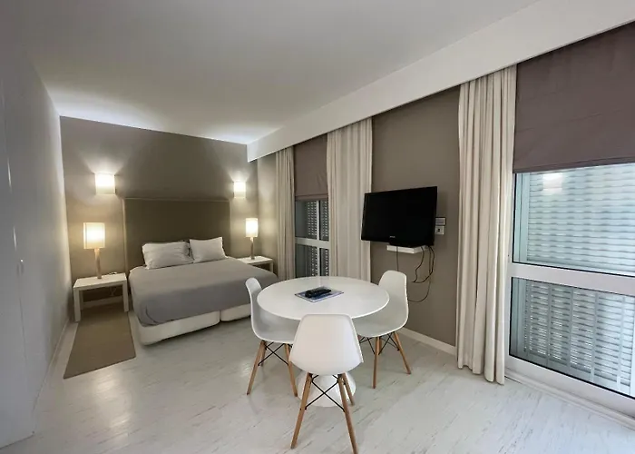Casas De Cascais - Studio Valbom